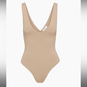 BABATON CONTOUR V-NECK BODYSUIT